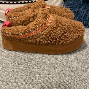 UGG Tazz Heritage Brown Mules with Pink Accents